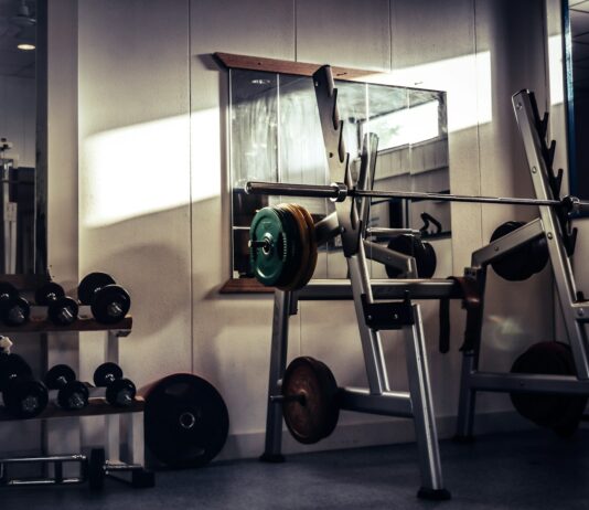 체력증진! 근력운동이 필수!! barbell on rack