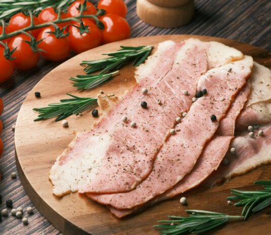 자가면역질환 건강한 식단으로 극복! raw meat on brown wooden chopping board